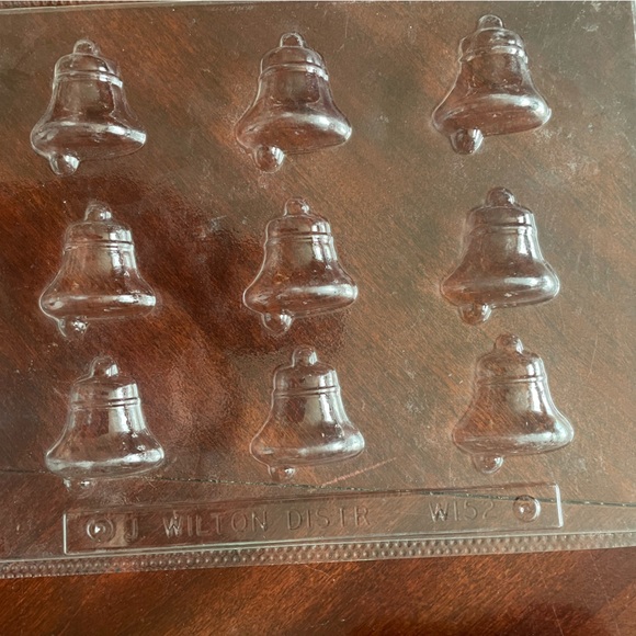 11 Assorted chocolate and 3 baking molds - Picture 5 of 13